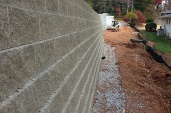 RETAINING WALL